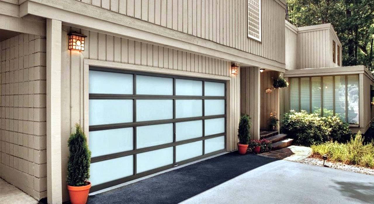 Trusted Omaha garage door repair technicians offering fast and affordable solutions.