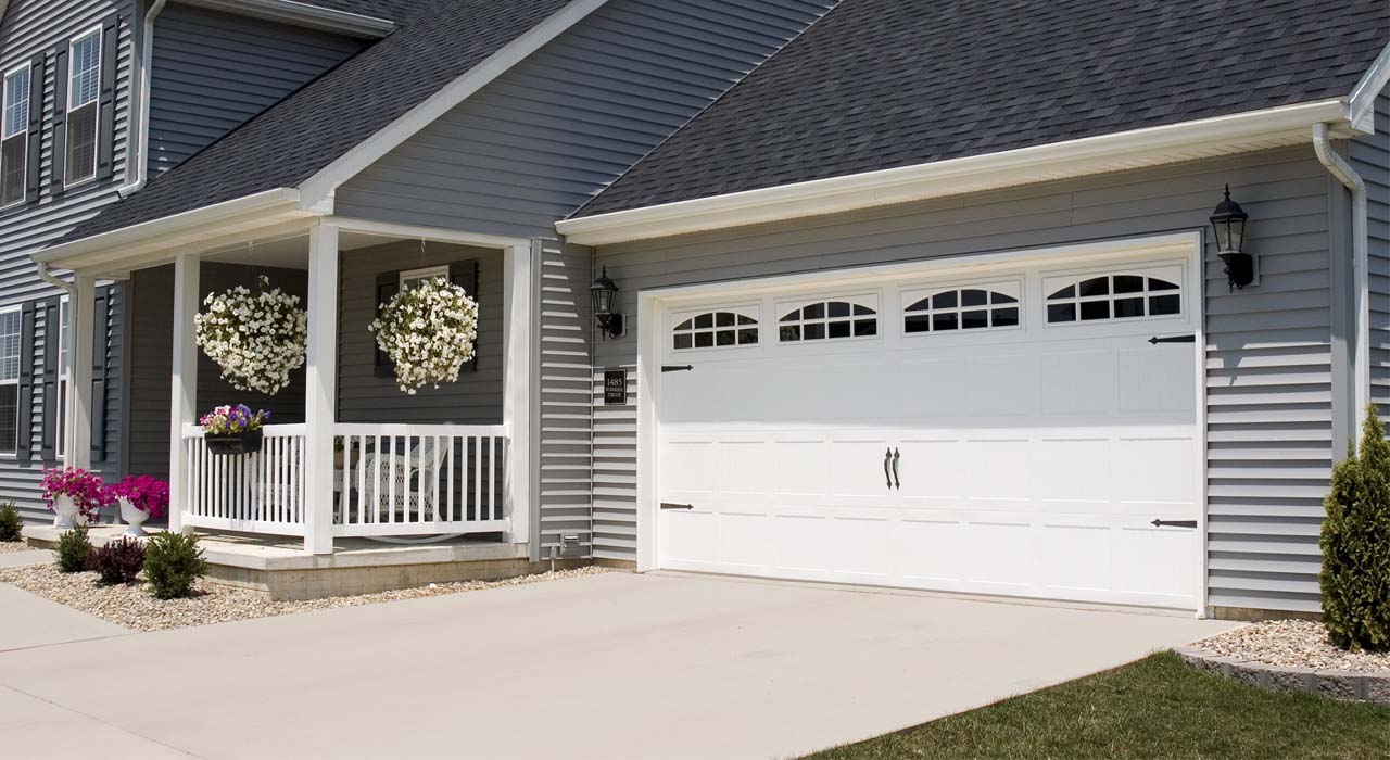 Expert garage door repair and installation services trusted by Omaha homeowners.